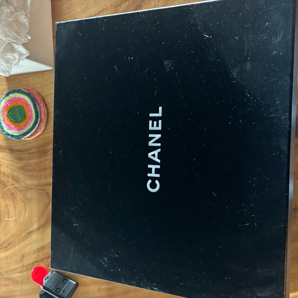 CHANEL HIGH TOP SNEAKERS - Picture 5 of 7